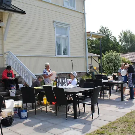 ゲストハウス Labbnaes Semesterhem ケミオンサーリ