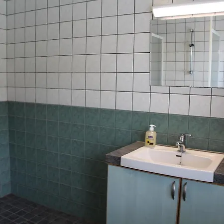Labbnaes Semesterhem Guest house *