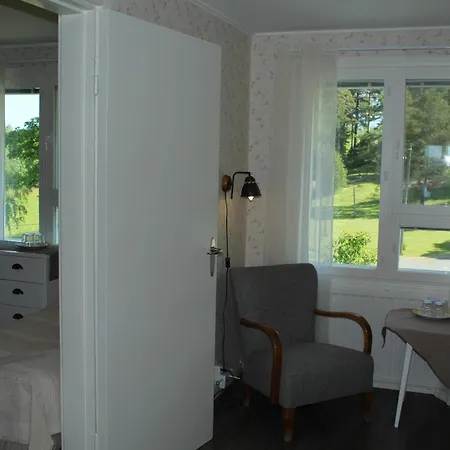 ゲストハウス Labbnaes Semesterhem ケミオンサーリ