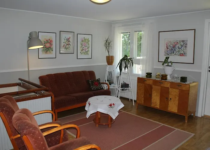 Labbnaes Semesterhem 招待所 *